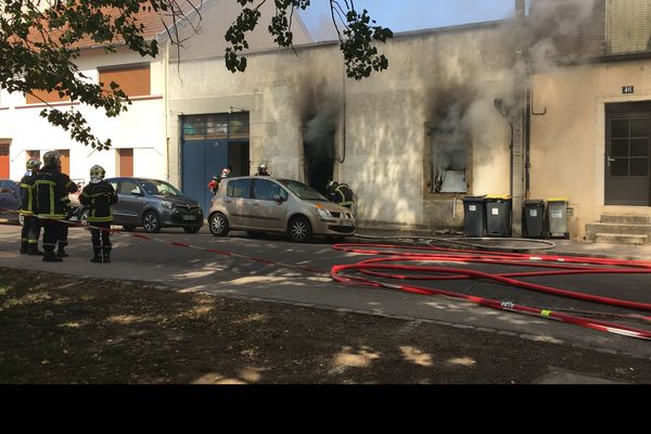 Le logement a été entièrement détruit par les flammes