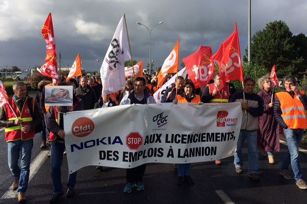 Les salariés de Nokia à Lannion manifestent suite à l'annonce d'un PSE de l'entreprise