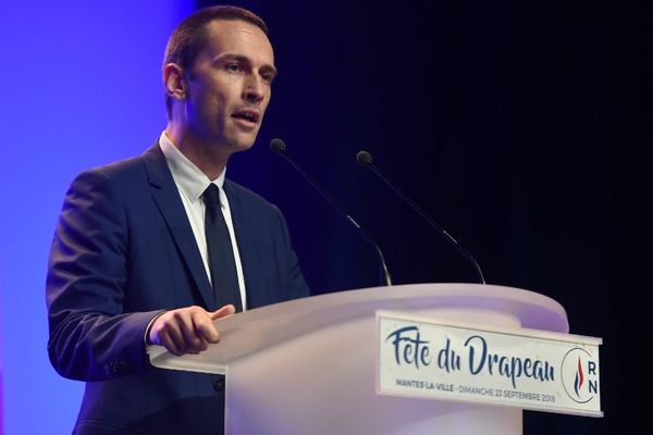 Cyril Nauth, maire (RN) de Mantes-la-Ville, durant la Fête du drapeau organisée par son parti, le 23 septembre 2018.