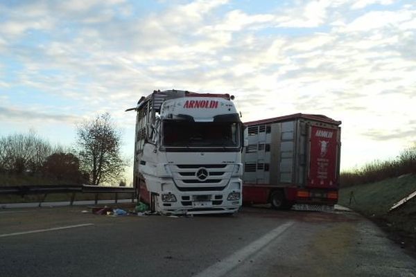 Poids lourds accidentés sur la RN 147, 19/11/2014