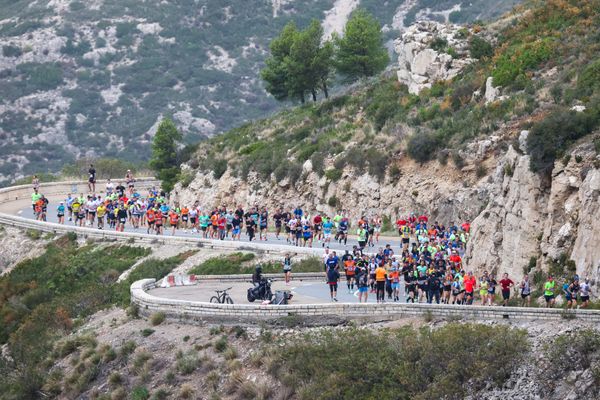 Pour la première édition, seulement 700 participants étaient inscrits au Marseille-Cassis.