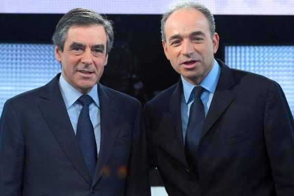 François Fillon et Jean-François Copé, sur le plateau de l'émission de France 2 "Des Paroles et des actes", à Paris, le 25 octobre 2012 -Miguel Medina-Afp