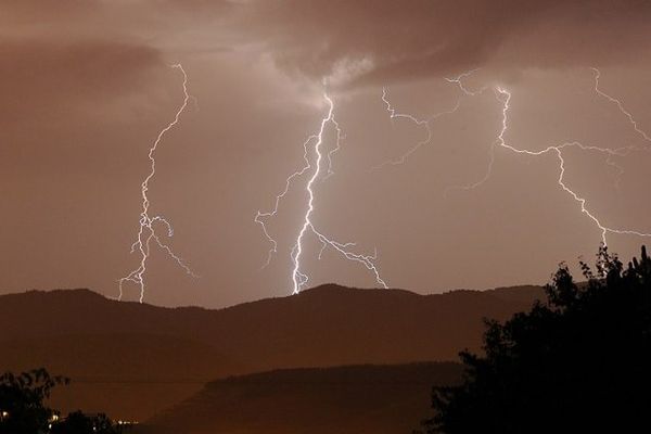 Météo France a placé 42 départements français en vigilance orange.