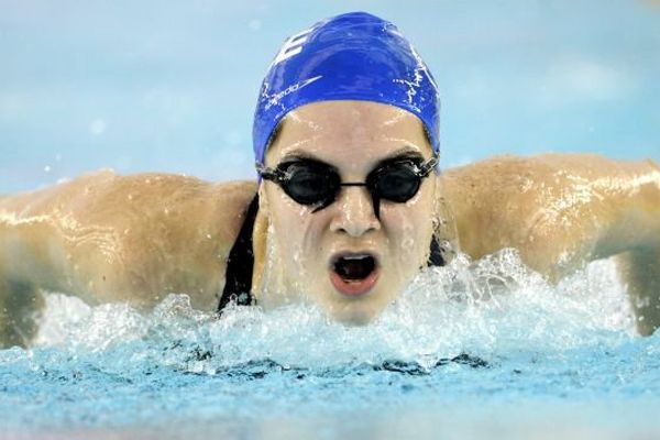 Ses six mois d'entraînement aux Etats-Unis ont porté leurs fruits puisque Béryl Gastaldello a écrasé hier la finale du 50m dos en 28''10 ... en battant de trois centièmes le record de France de la distance, qui appartenait à Laure Manaudou