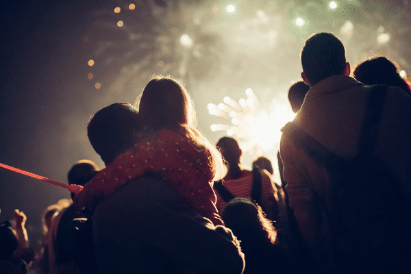 En Mayenne comme ailleurs, la magie du feu d'artifice va opérer pour les petits et les grands ces 13 et 14 juillet 2022.