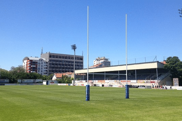 Le Stade passerait de 4000 à 8000 places