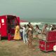 Depuis onze ans, les éditions du Livre de poche parcourent la côte atlantique avec un camion librairie itinérant, comme ici, à Biarritz, dans les Pyrénées-Atlantiques.