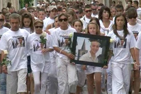 Lors de la marche blanche pour Thomas à Sérignan en juillet 2010