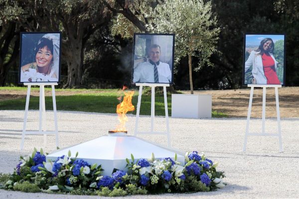 Le portrait des trois victimes. A l'issue de cette cérémonie, le chef du gouvernement a eut "un temps d'échange avec les familles des victimes" de l'attentat de la basilique Notre Dame de Nice