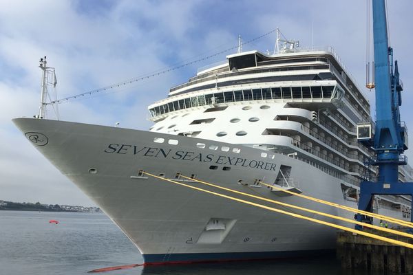 Le Seven Seas Explorer en escale à Lorient