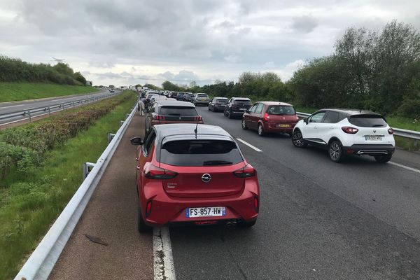 La circulation sur l'autoroute A84 a été totalement coupée en Manche après un accident entre deux véhicules à hauteur de Beslon.