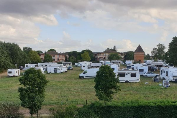 Les caravanes sont présentes dans le parc du Pigeonnier depuis le 31 juillet.