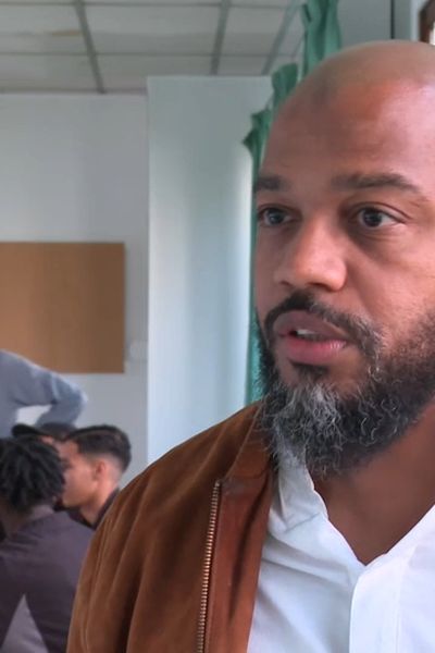 Abdelaadi El Badaoui, cofondateur de Banlieues Climat, à l'école de formation de Saint-Ouen