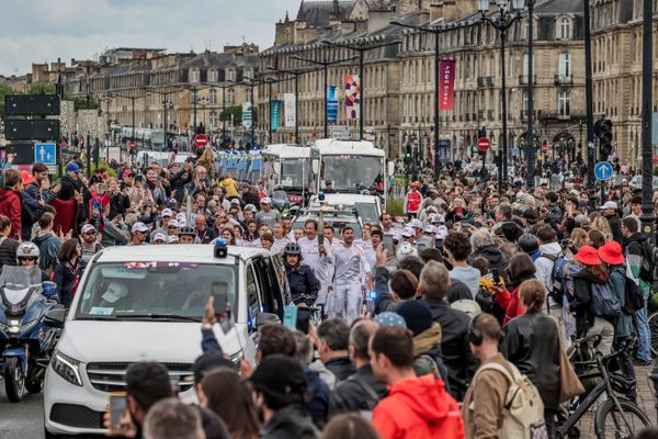 La flamme olympique est attendue à Rennes ce 1er juin 2024. Les relayeiurs vont traverser la ville avant que la vasque soit allumée sur l'esplanade Charles-de-Gaulle.