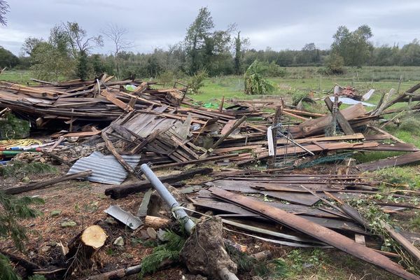 Les dégâts infligés par la tornade qui a frappé Sainte-Gemme, dans l'Indre le 23 septembre 2024. Aucune victime n'est a déplorer.