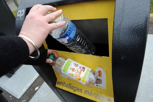 Deux constats : la production d’ordures ménagères continue de diminuer, mais le taux de tri stagne.