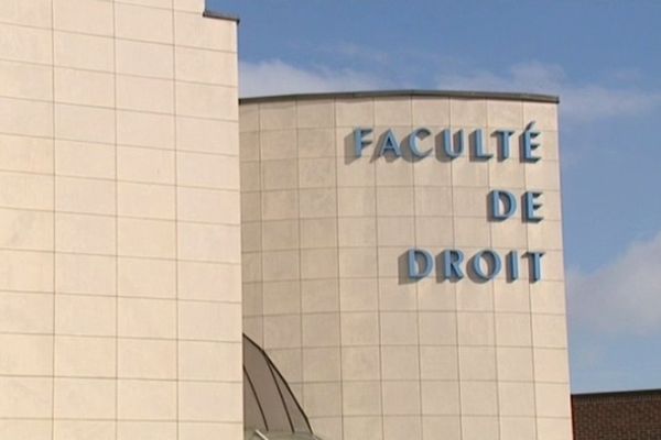 Quatre étudiants n'ont pas pu passer le concours de greffier à la faculté de droit de Douai.