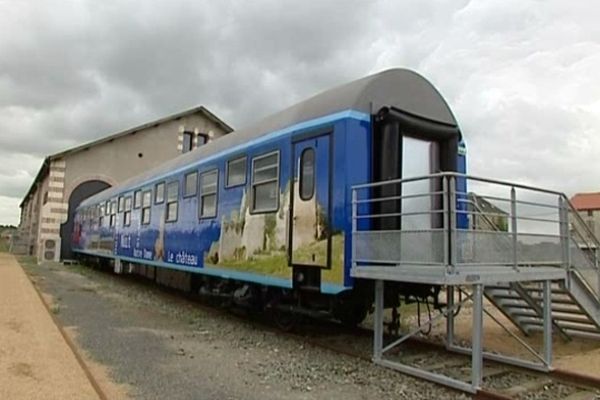 Le wagon-hôtel à l'ancienne gare de fret de Bressuire (79)