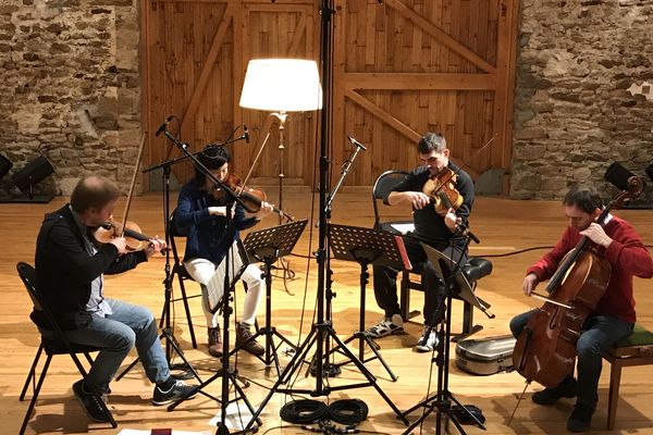 Le Quatuor Bedrich, en résidence à la ferme de Villefavard.