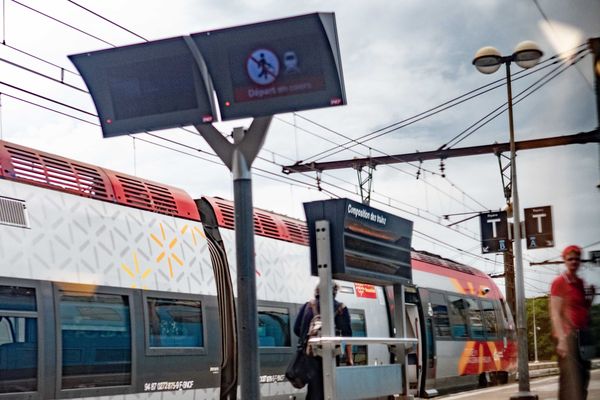 Illustration de la gare de Nîmes.