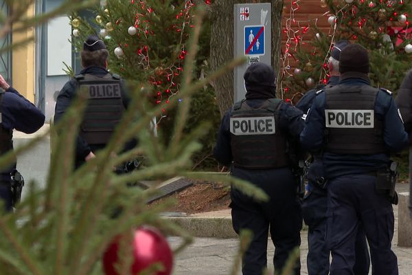 L'opération anti hold up dans les rues commerçantes de Guéret, pour prévenir les vols en hausse ces dernières années.