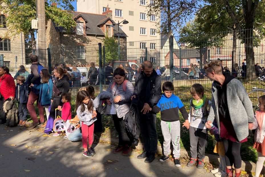 Migrants in Rennes.  A solution for the two families hosted in the Ille school