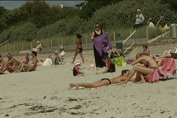 L'été 2015 fut chaud et sec : records de fréquentation sur les plages bretonnes.