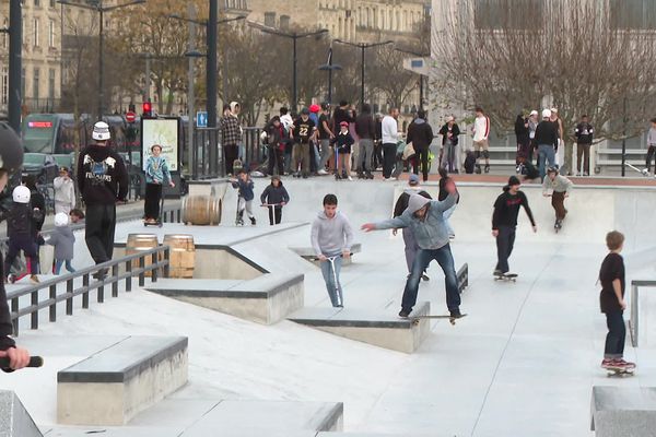 Le skatepark des Chartrons complétement rénové attire de nombreux pratiquants