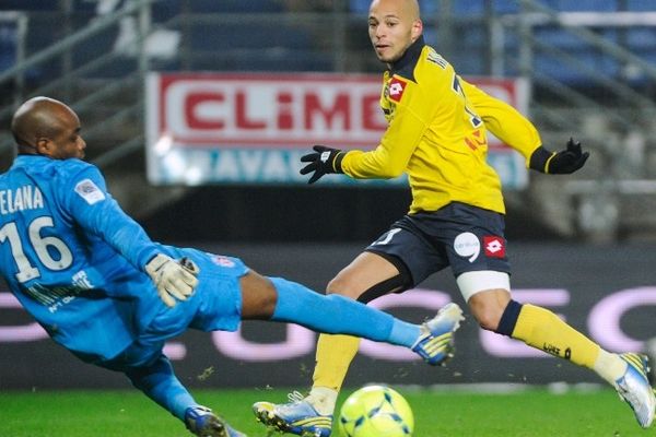 Steeve Elana, de dos, face à Sochaux. 