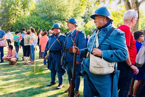 La Fête de la libération de l'Oise à Beauvais, en costume d'époque.