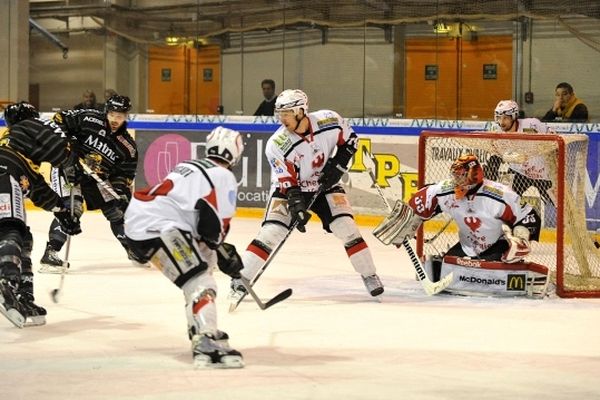 Les Dragons de Rouen ont remporté leur match 2 des demi-finales des play-offs de Ligue Magnus face à Briançon.