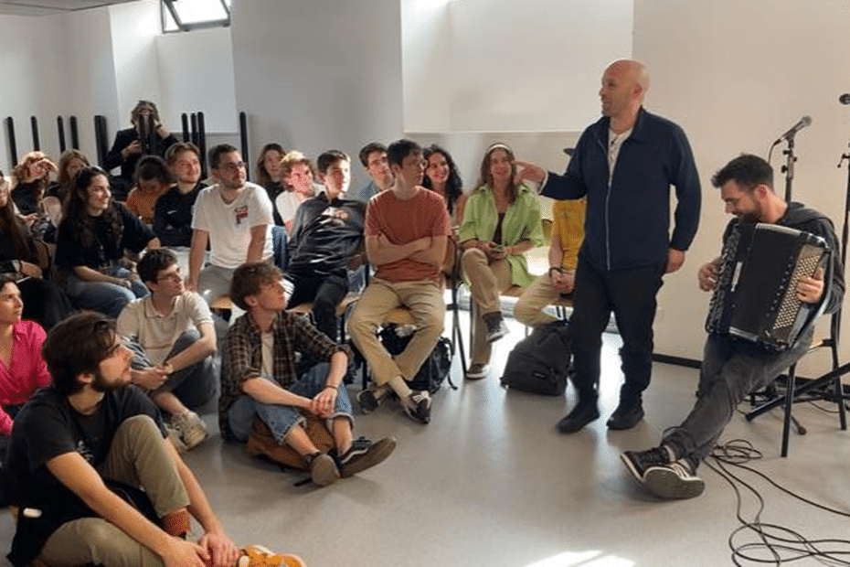 Zebda Singer Moustapha Amokrane Joins Student Occupation at Sciences Po Toulouse for Music Workshop and Political Discussion