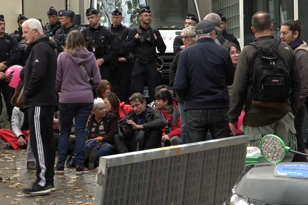 Les boulistes du Clap évacués par les forces de l'ordre ce lundi 21 octobre.