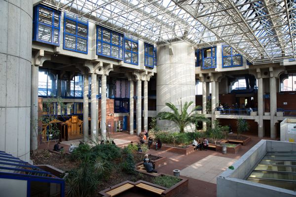 L'intérieur du tribunal judiciaire de Bobigny en Seine-Saint-Denis