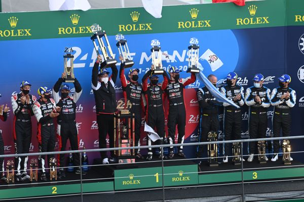 L'écurie Alpine Elf Team a terminé sur la troisième marche du podium, juste derrière les deux voitures de la firme japonaise Toyota.