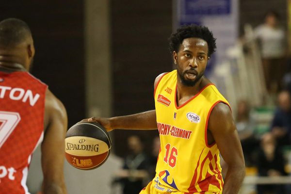 Vichy Clermont Métropole stoppe enfin sa série noire. Carl Ona-Embo, meilleur joueur du match, a mené l'équipe Auvergnate jusqu'à la victoire face à Lille, le 31 mars 2017.