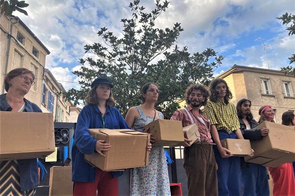 "Fabrikatur", spectacle clownesque et gratuit sur le monde du travail, en tournée dans les villages de Lorraine