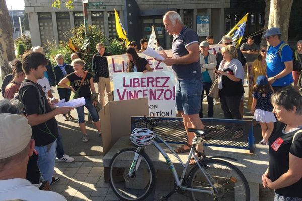 Rassemblement de soutien à Vincenzo Vecchi devant la mairie de Lorient - 19/08/2019