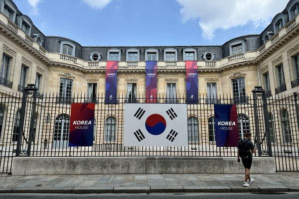 La maison de la Corée se trouve à quelques mètres de l'ambassade, dans le 7e arrondissement.