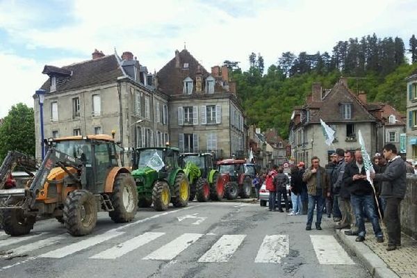 Les tracteurs ont envahi les rues d'Aubusson ce mardi