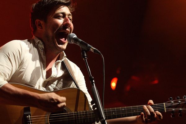 Marcus Mumford et son groupe joueront à la Citadelle d'Arras le 5 juillet.