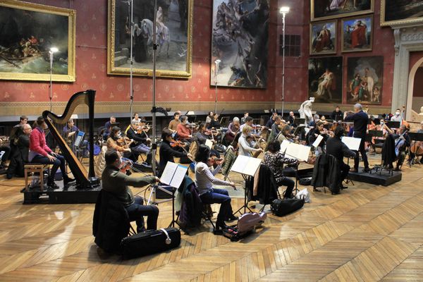 L'orchestre de Picardie en résidence répète dans le grand salon du musée de Picardie à Amiens