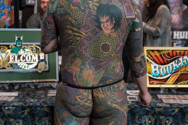 "Homme vu de dos" au World Tattoo Convention en 2018 