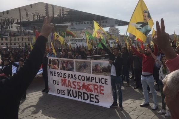 Rassemblement au Vieux-Port de la communauté turque à Marseille