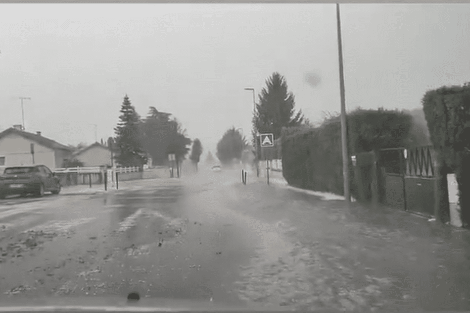 flooding after a strong hailstorm, a commercial area with its feet in the water