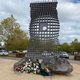 Cette statue en hommage aux victimes de l'amiante a été vandalisée à Saint-Eloy-les-Mines (Puy-de-Dôme).