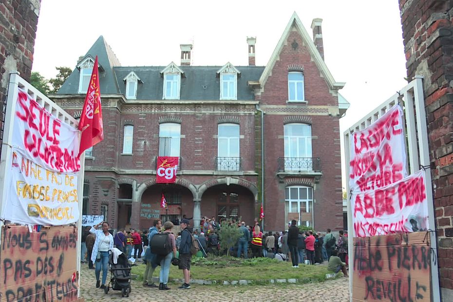 Compagnons Emmaüs de la Halte-Saint-Jean Strike: LFI Deputies Support and Radicalize Movement