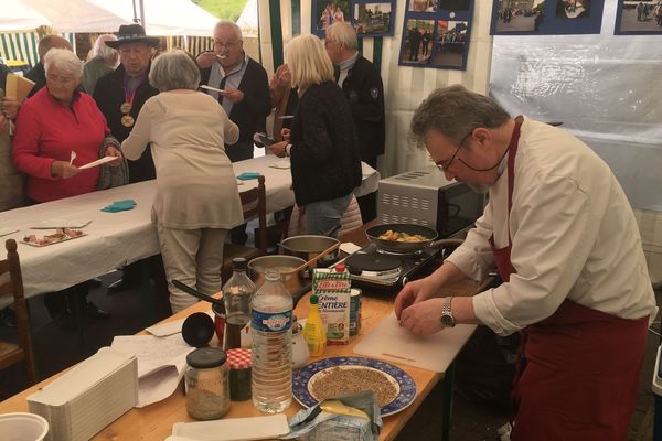 De Saint-Nectaire, terre bénie du fromage, à Billom,  autre site remarquable du goût, ce lundi de Pentecôte, nombreux sont les amoureux de produits du terroir à avoir fait le pèlerinage dans ces valeurs sûres de la gastronomie du Puy-de-Dôme. 