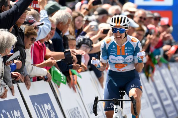 La course en ligne féminine du championnat de France de cyclisme se jouait entre Avranches et Saint-Martin-de-Landelles (125 km), ce samedi 22 juin. Juliette Labous (Team DSM - Firmenich PostNL) est sacrée pour la première fois championne de France. C'est au sprint qu'elle a devancé Gladys Verhulst (FDJ - Suez).