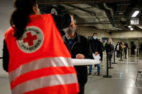 Le centre de vaccination Paris La Défense Arena.